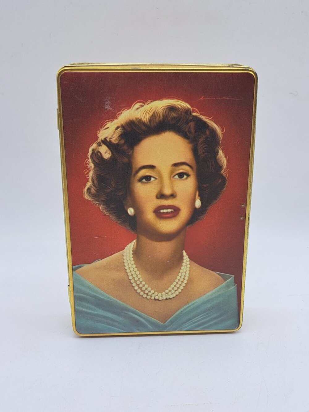 Vintage Tin Quen Fabiola Jacqus Superchocolate